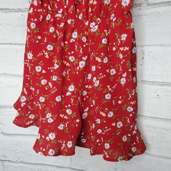 Everly Sleeveless floral red romper medium - Picture 7 of 10